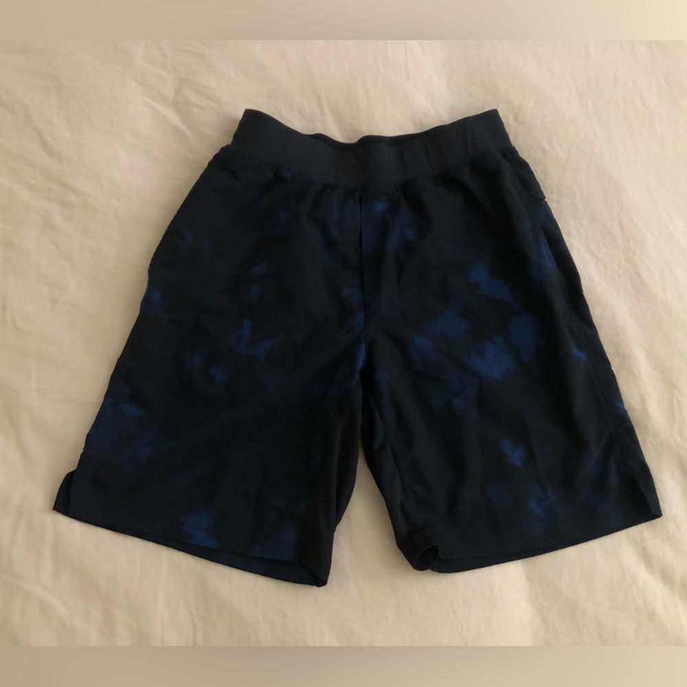 Fabletics Mens The Fundamental Active Shorts Blue and Black Tie-Dye Size Medium